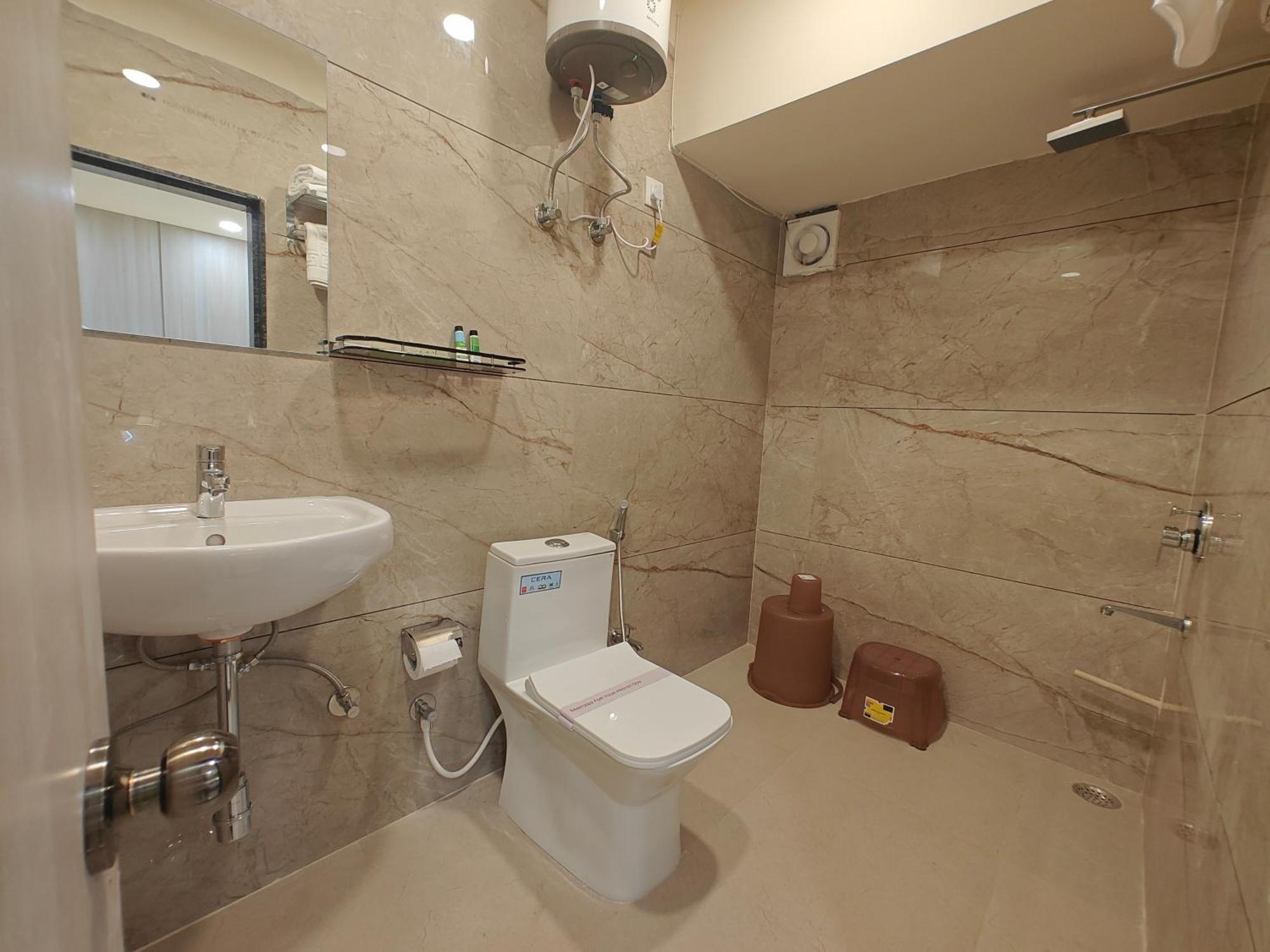 Hotel Ramida At Delhi Airport 4*